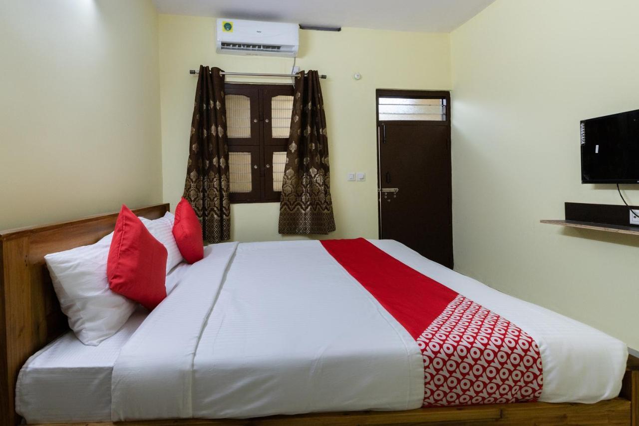 Oyo Kalpataru Lodge Hunsur Exterior photo